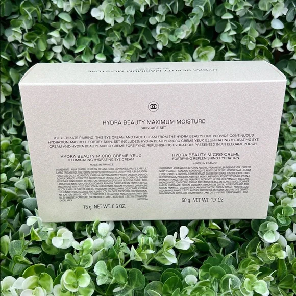 CHANEL Limited Edition Holiday Beauty 2025 Gift Box - Picture 5 of 11